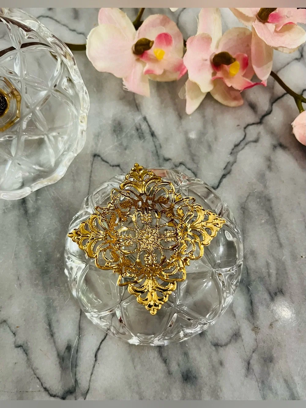VTG Killarney Crystal Ireland Trinket Dish 22K Gold Claddagh Lid & Filigree Base